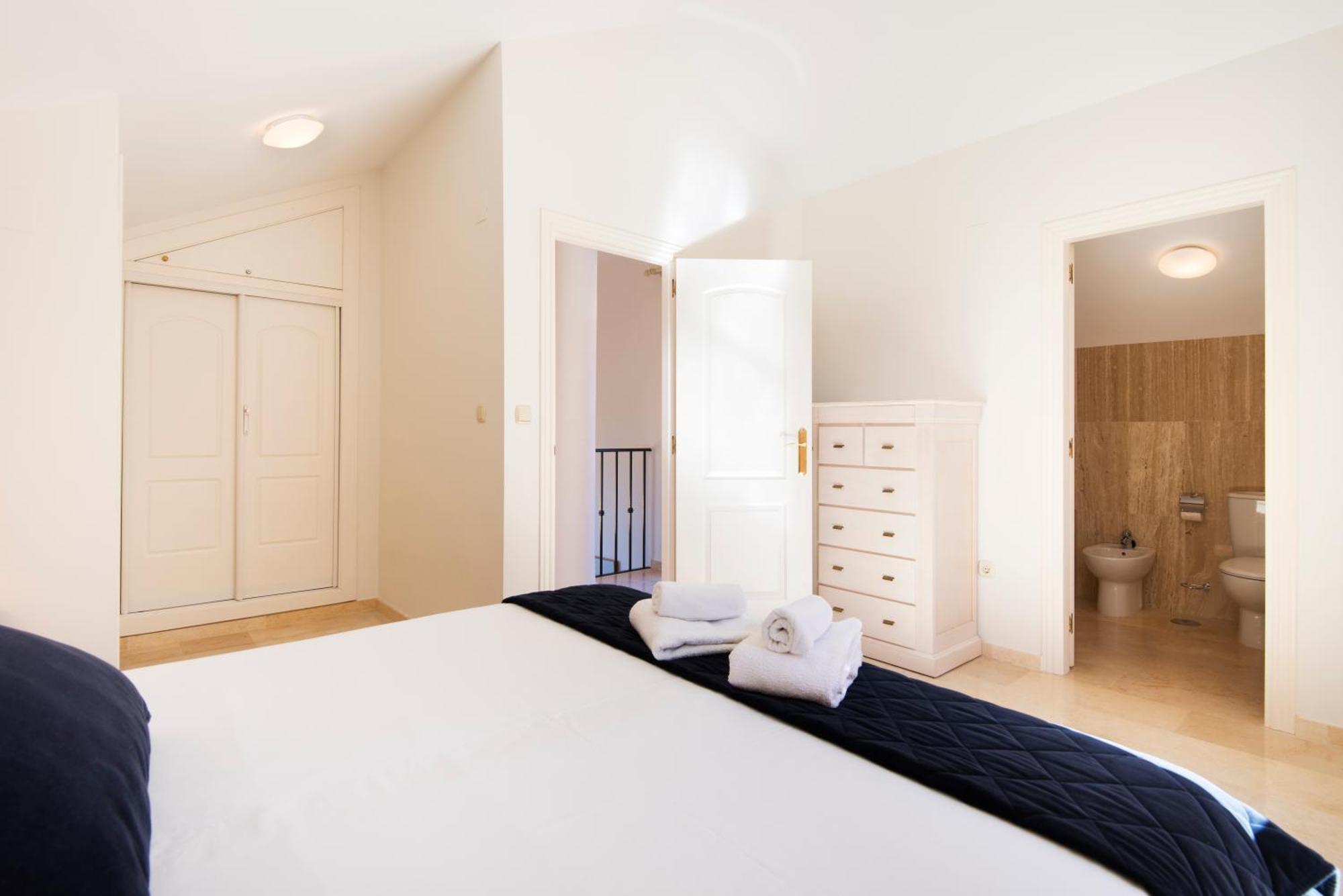Rentandhomes Penthouse Elviria Golf Marbella Esterno foto