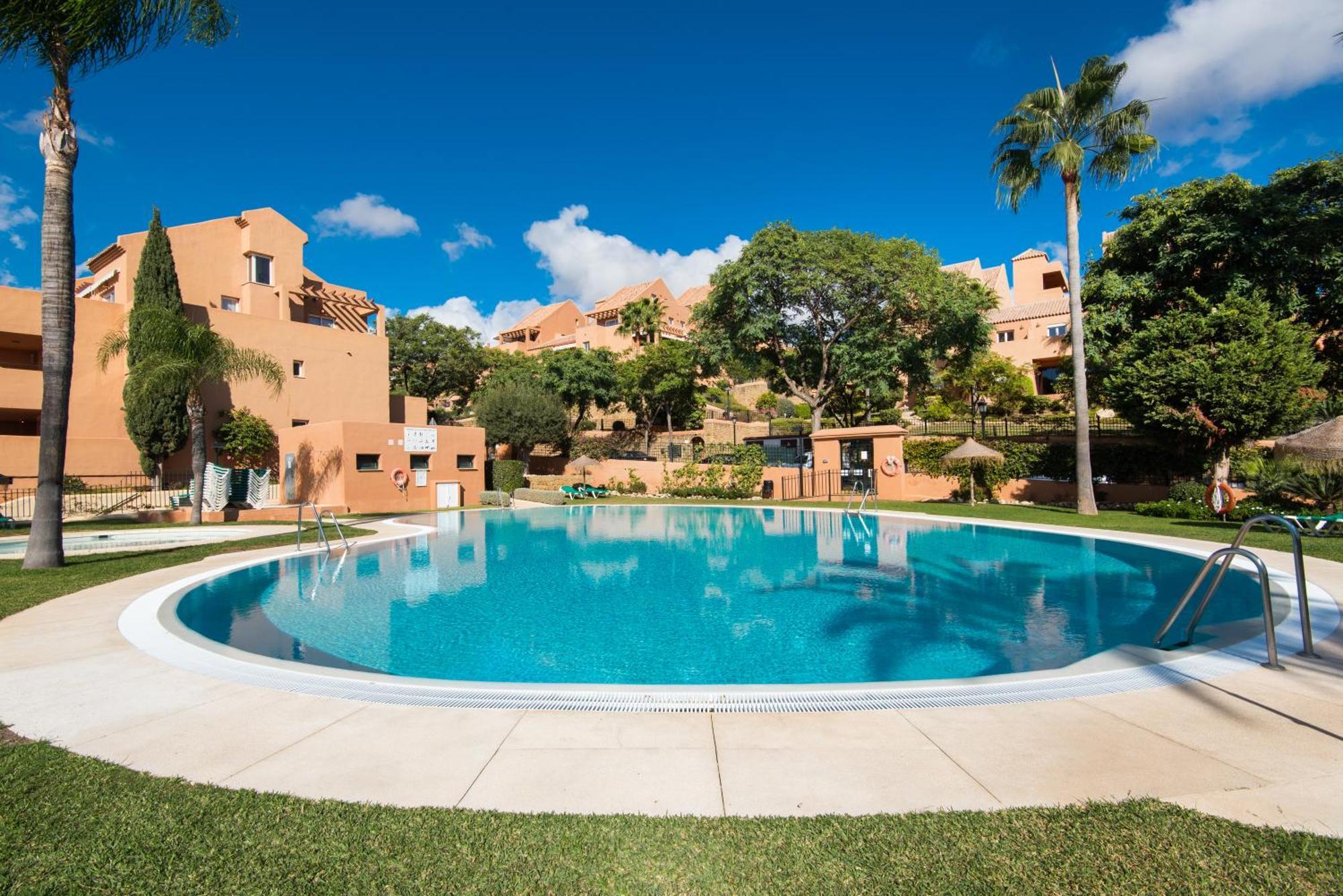 Rentandhomes Penthouse Elviria Golf Marbella Esterno foto