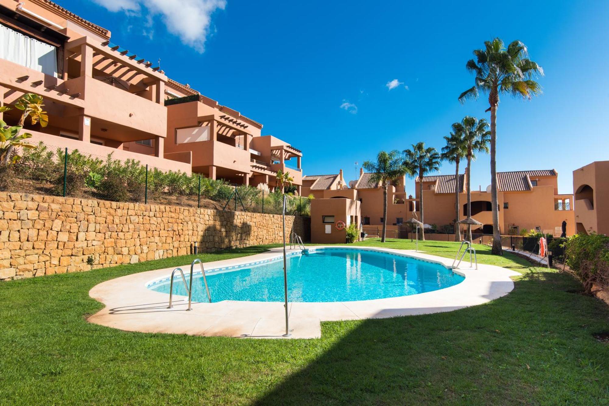 Rentandhomes Penthouse Elviria Golf Marbella Esterno foto
